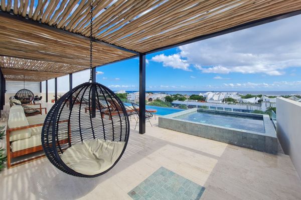 Kaab estudio by the beach