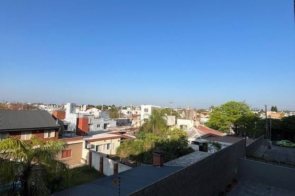 Quatro Housing