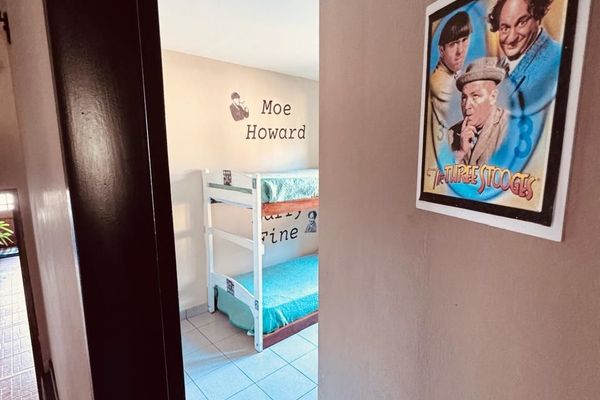 Habitación Triple con Bano Compartido