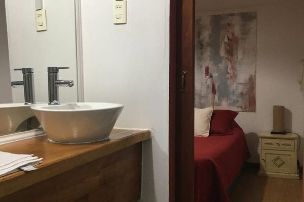 Habitación matrimonial económica con baño privado