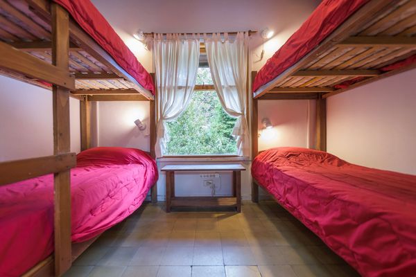 CAMA EN HAB QUINTUPLE A COMPARTIR