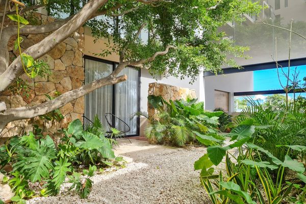 Kaab estudio by the beach