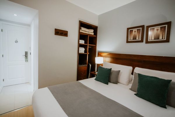 Habitación  Contra Frente