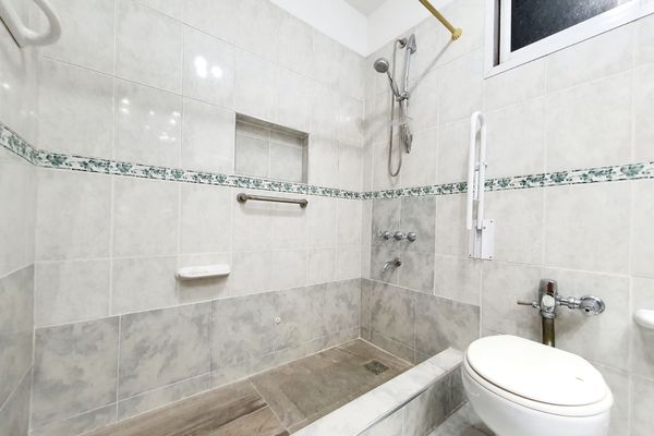 4B Comfortable King - Master