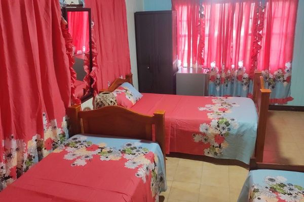 HABITACIÓN ROOM ALVORDA