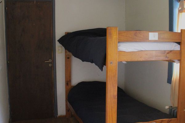 Cama en Habitación Cuádruple mixta con baño compartido