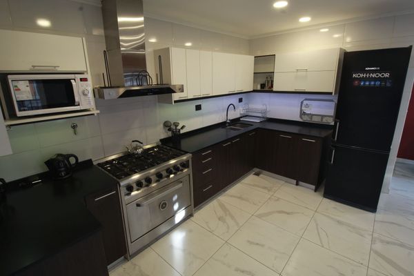 Casa Rosas (Rosas 460)