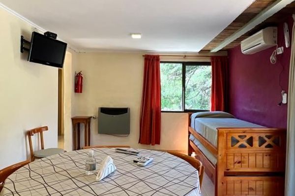 Cabaña con Balcón y Parrilla