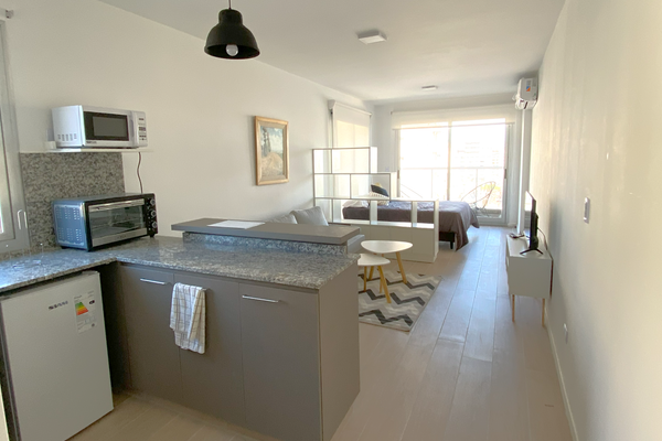 Encantador monoambiente con piscina a 1 cuadra del Hospital Italiano [Rawson]