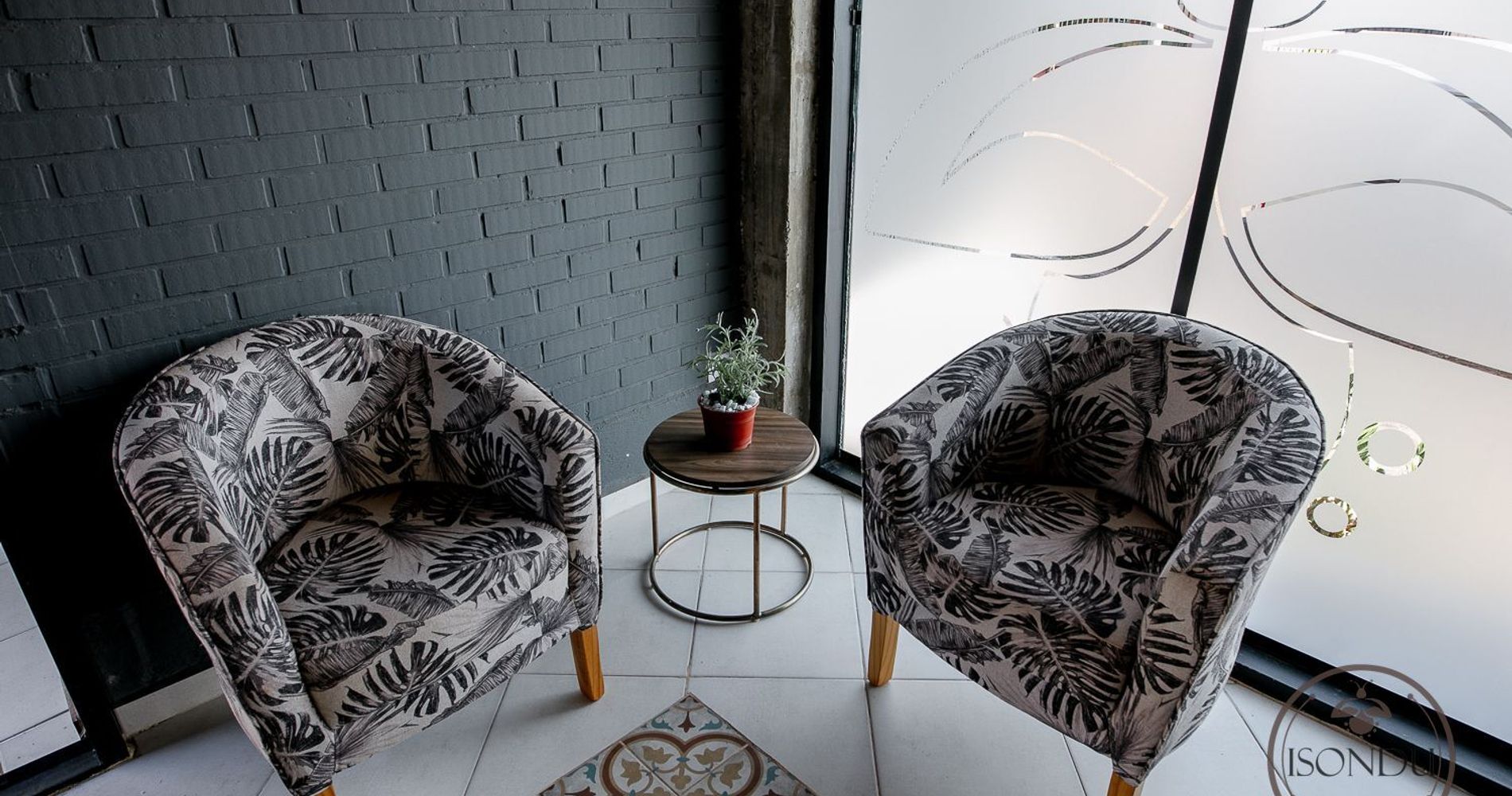 Isondu Suites & Breakfast