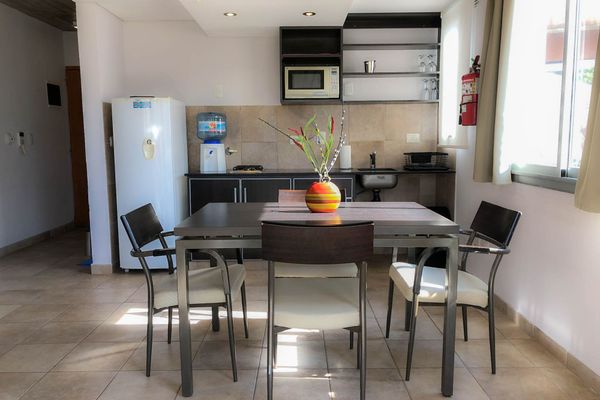 Departamento dos ambientes en planta baja (4 PAX)