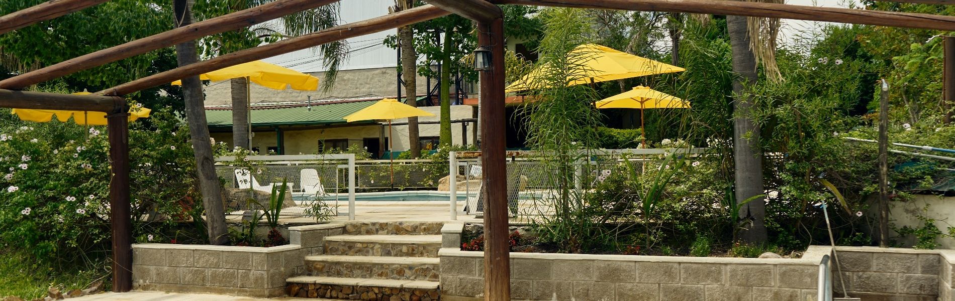 Aires del Campo Cabins and Hotel