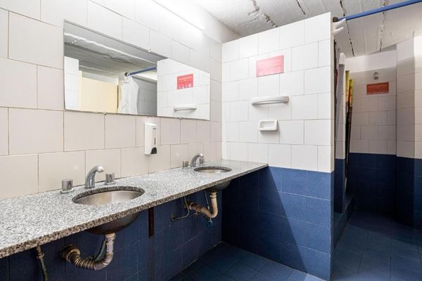 Cama en habitación compartida mixta de 8 camas 107