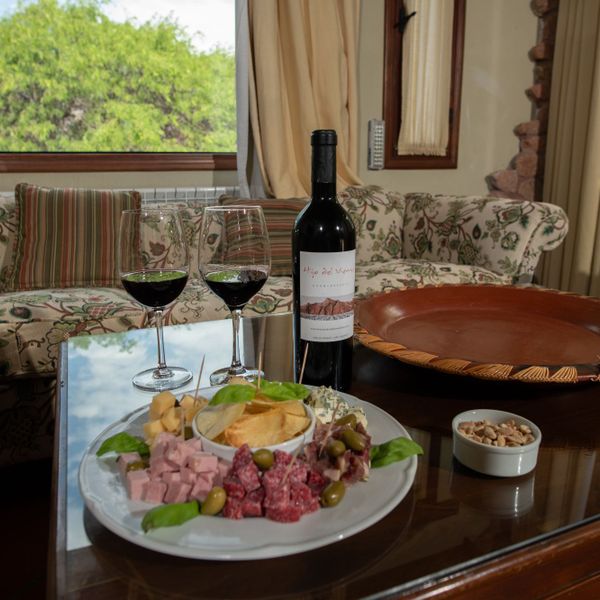 La Casa De La Bodega - Wine Boutique Hotel